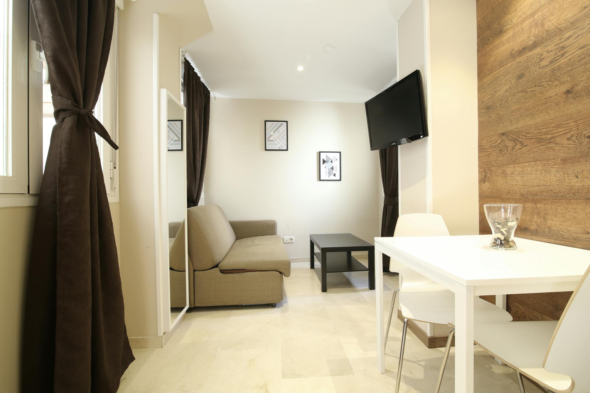 Calle de los Bordadores, Madrid preview