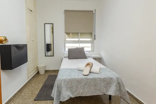 Private room in Calle Fernández Alarcón, Málaga (1531817) room image 1
