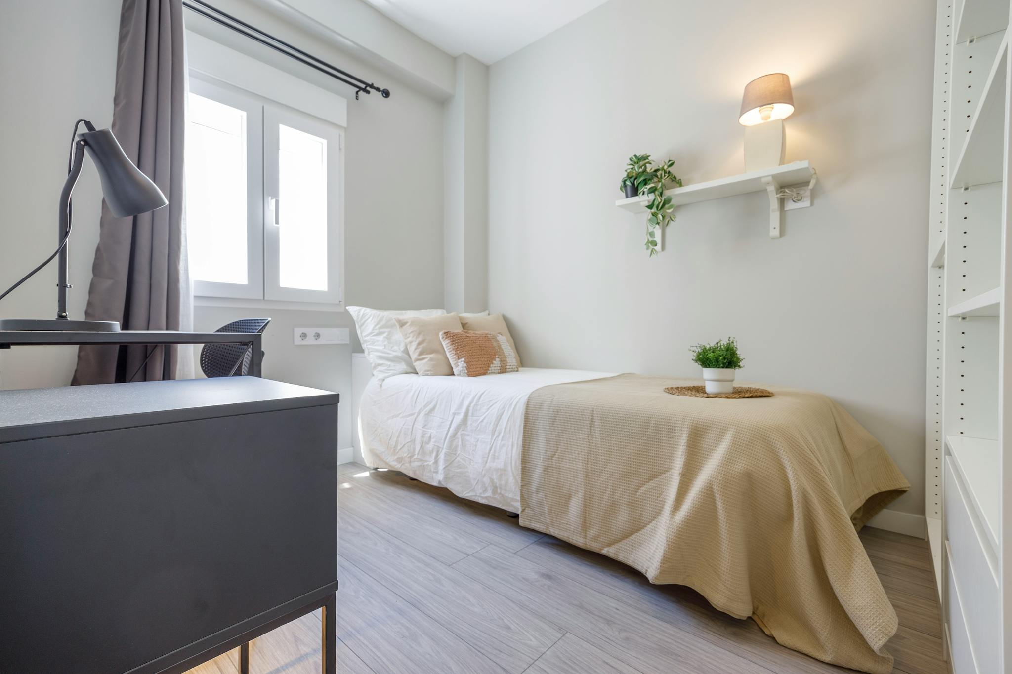 Carrer de Caravaca, Valencia preview