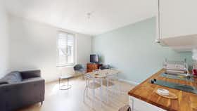 Apartment for rent for €695 per month in Angers, Rue Bressigny