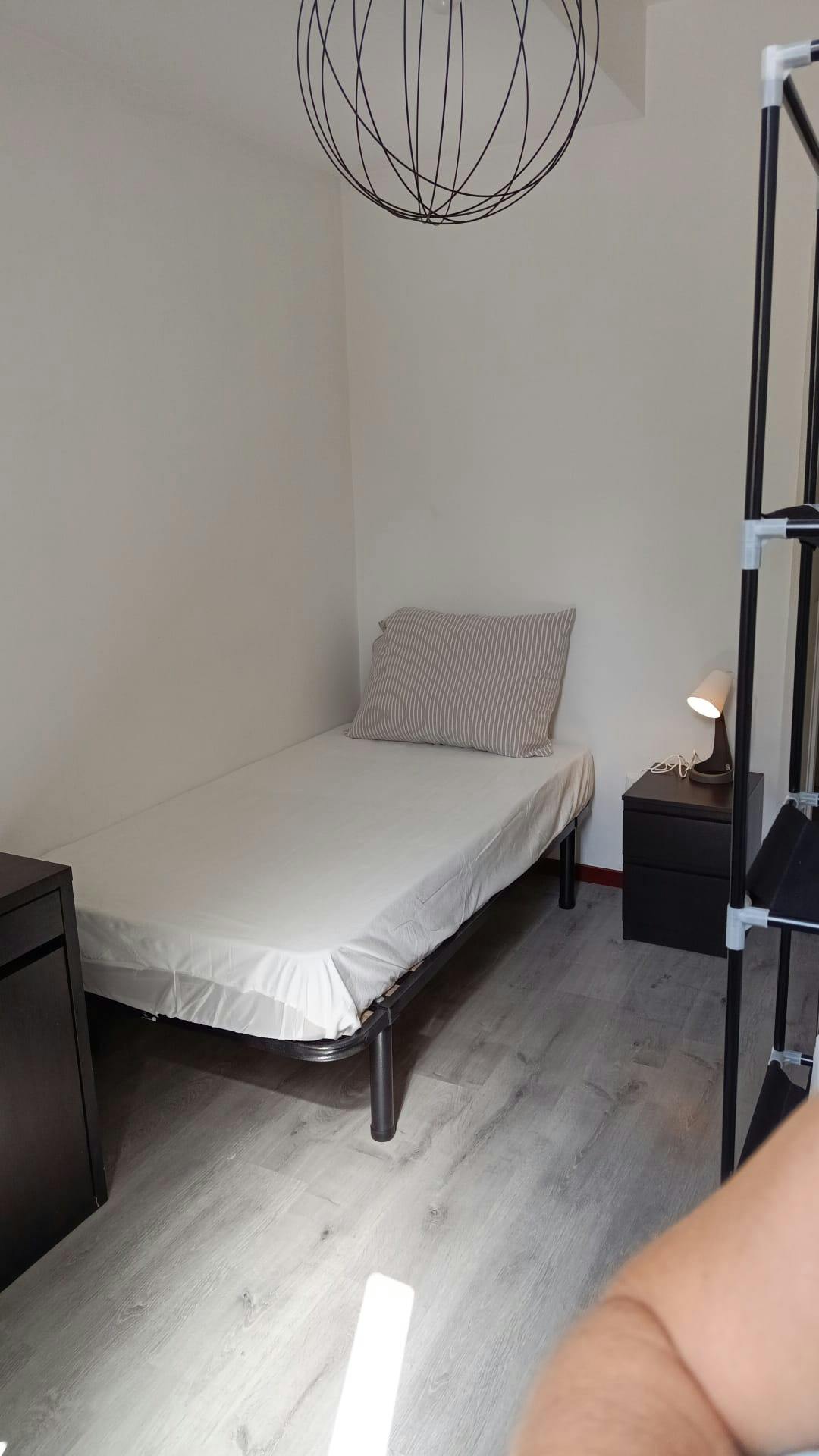 私人房间 正在以 €397 的月租出租，其位于 Porto, Rua de Nove de Abril