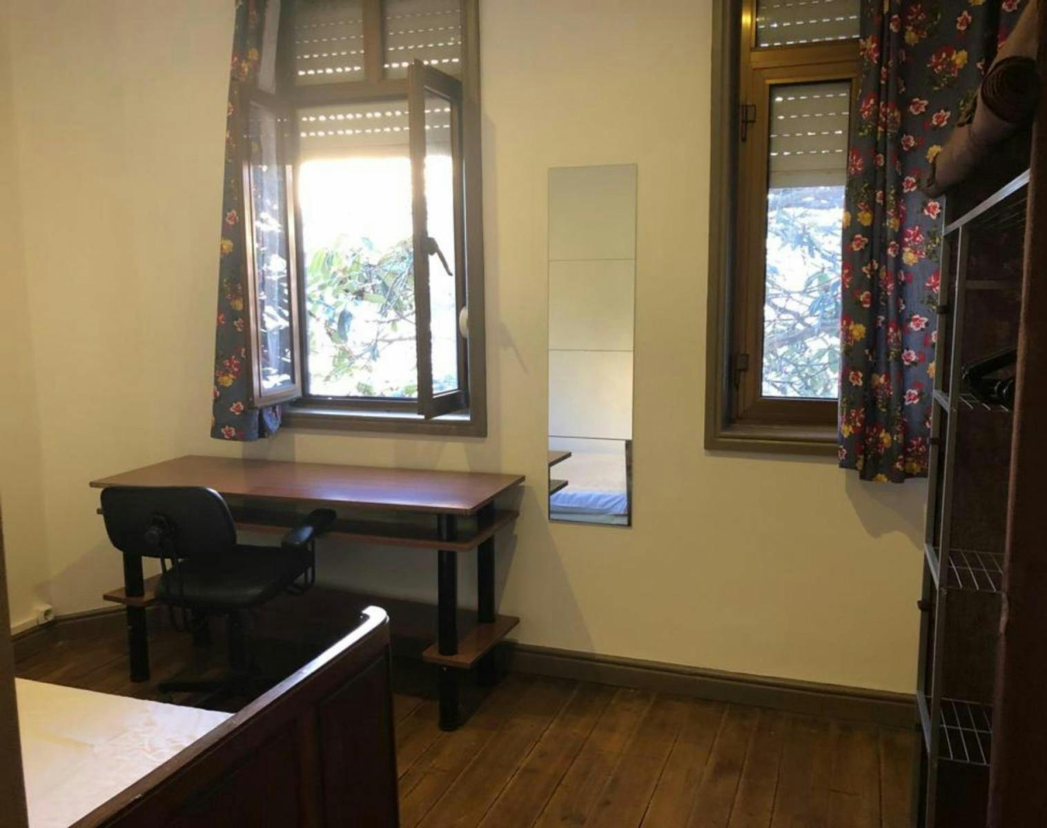 Haus zu mieten für 850 € pro Monat in Porto, Rua de Nove de Abril