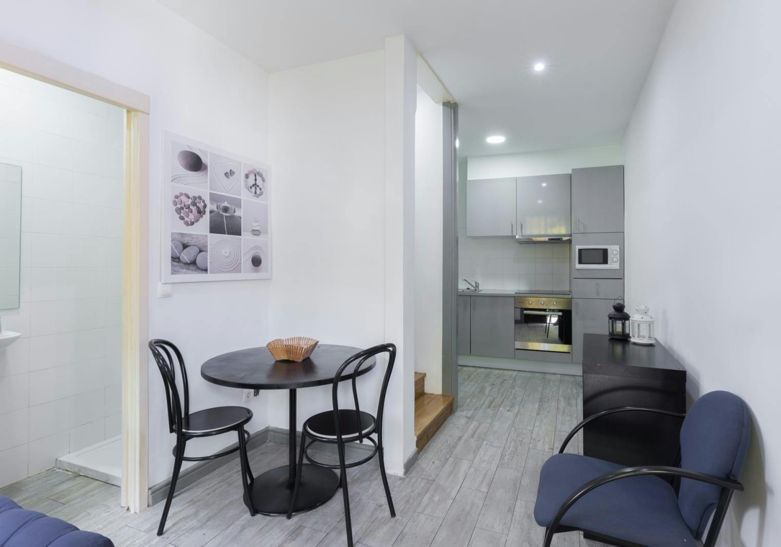 House for rent for €800 per month in Porto, Rua de Nove de Abril