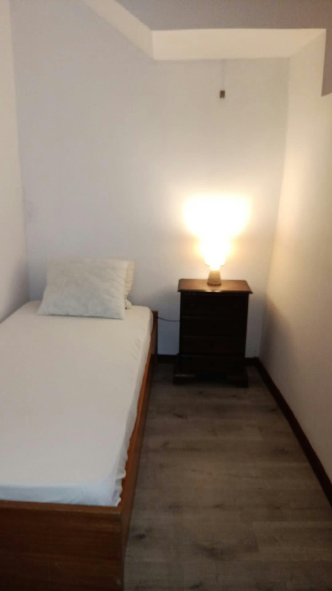 Private room for rent for €380 per month in Porto, Rua de Nove de Abril