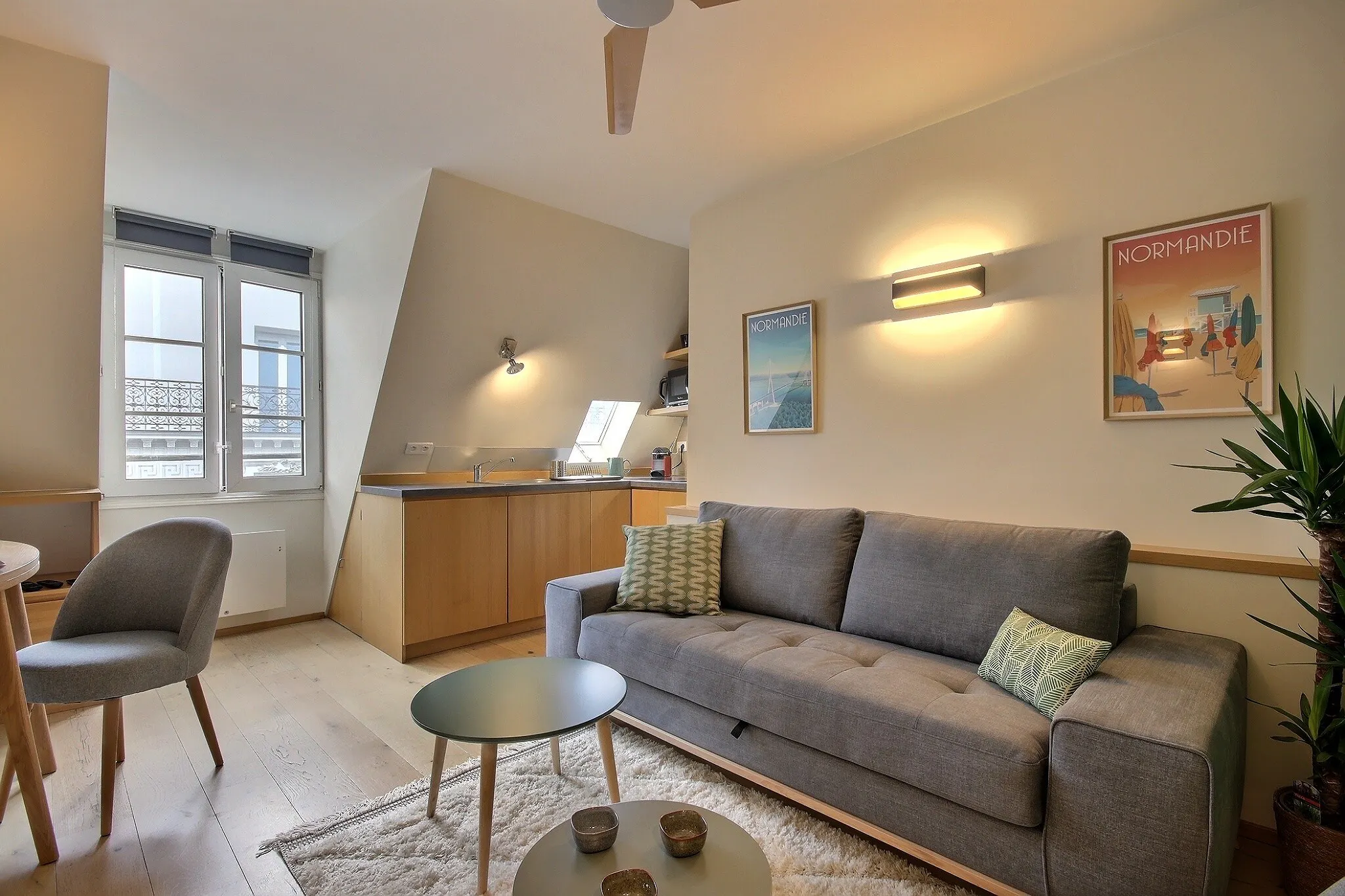 Rue Saint-Lazare, Paris preview