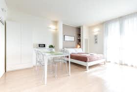 Monolocale in affitto a 1.600 € al mese a Milan, Via Porto Corsini