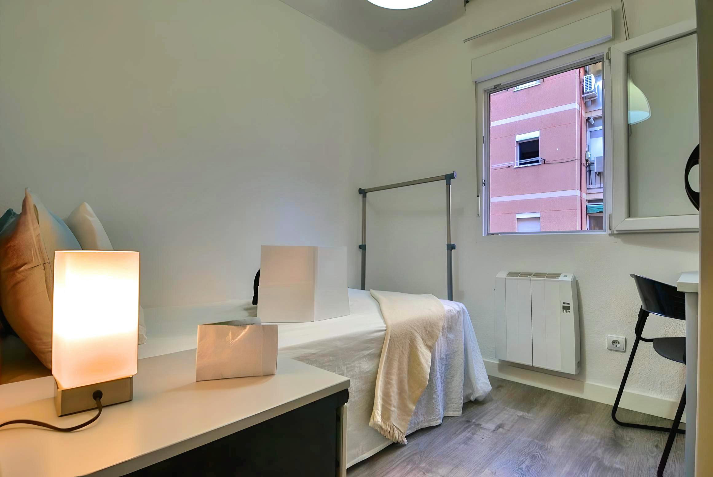 Private room for rent for €370 per month in Getafe, Calle Geráneo