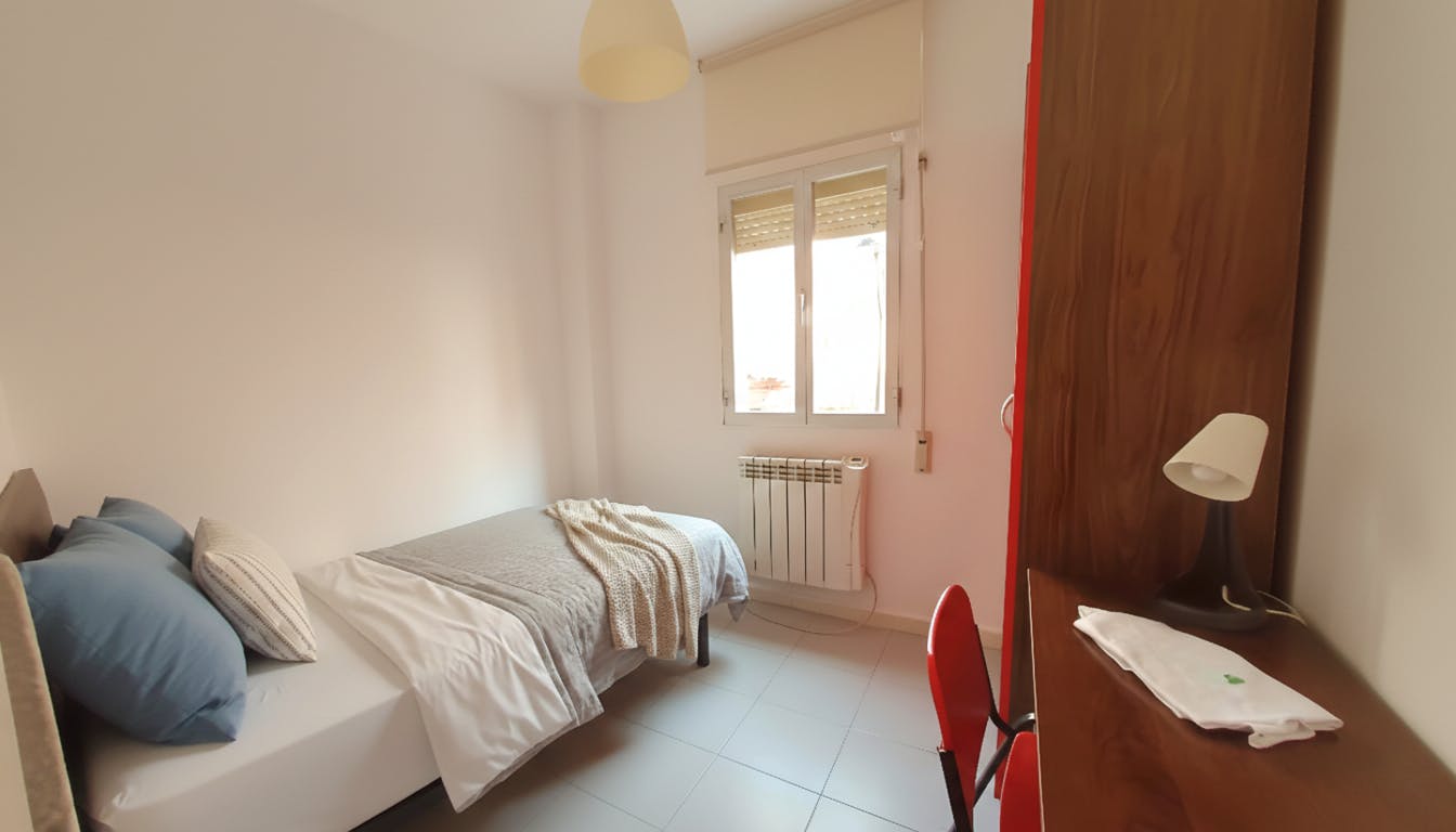 Private room for rent for €350 per month in Getafe, Calle Lilas