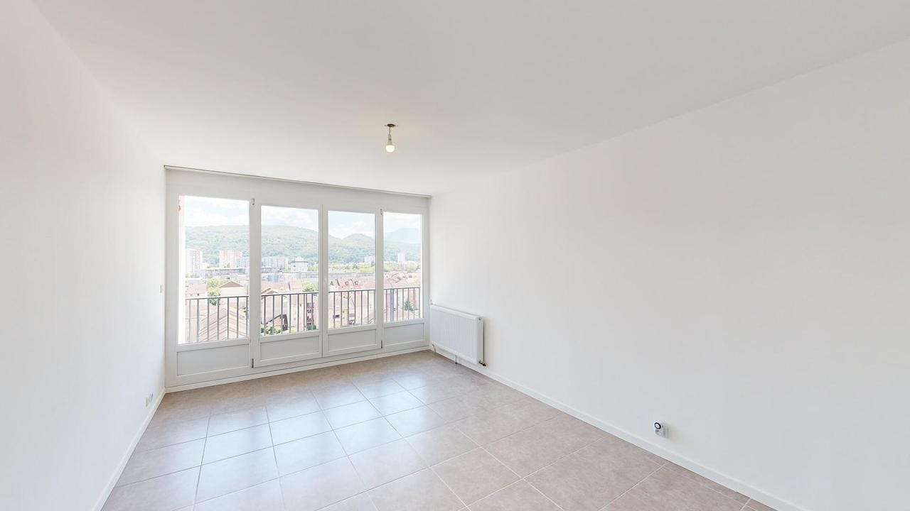Appartement te huur voor € 854 per maand in Échirolles, Rue Georges Méliès