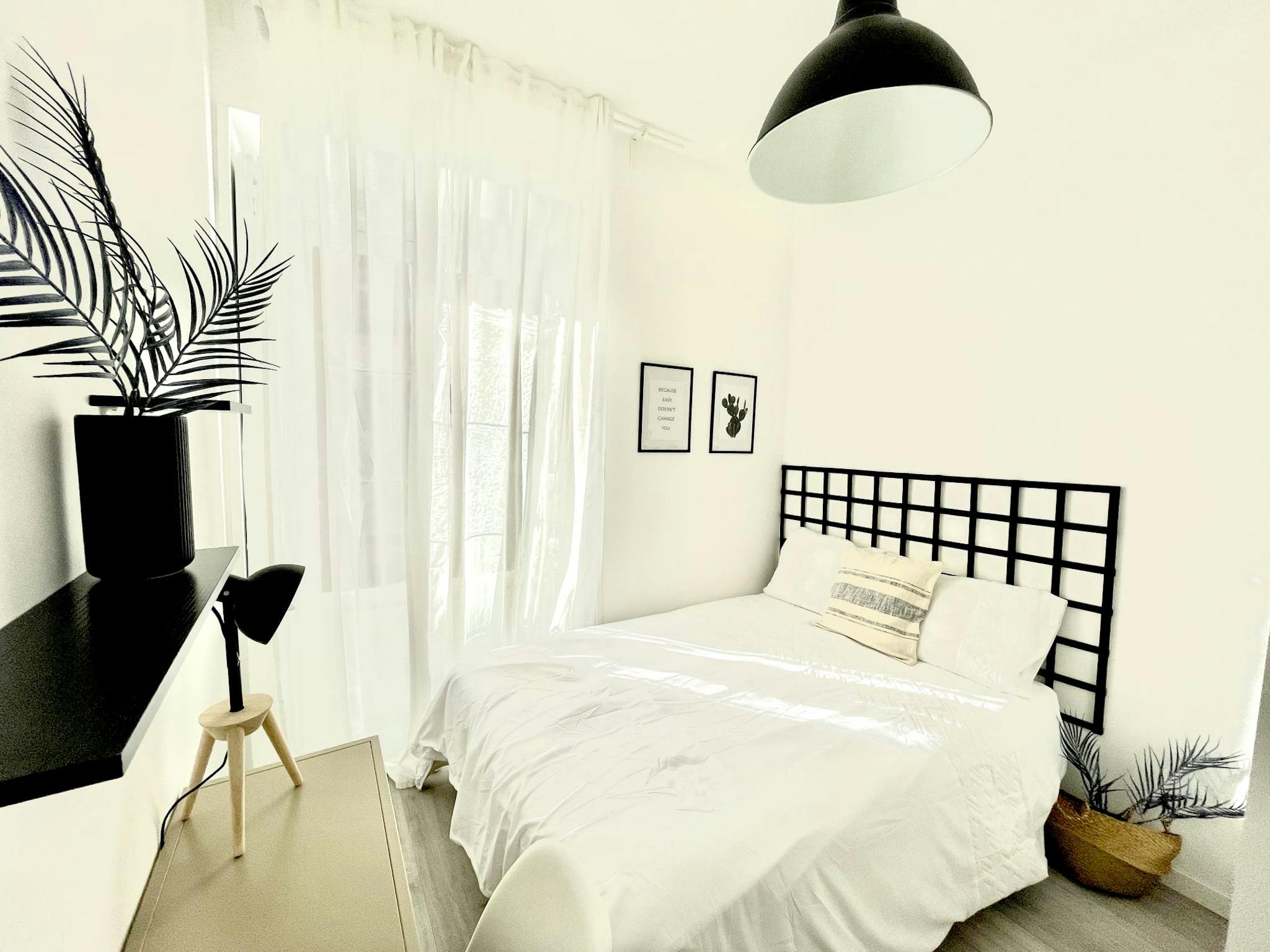 Calle del Divino Pastor, Madrid preview