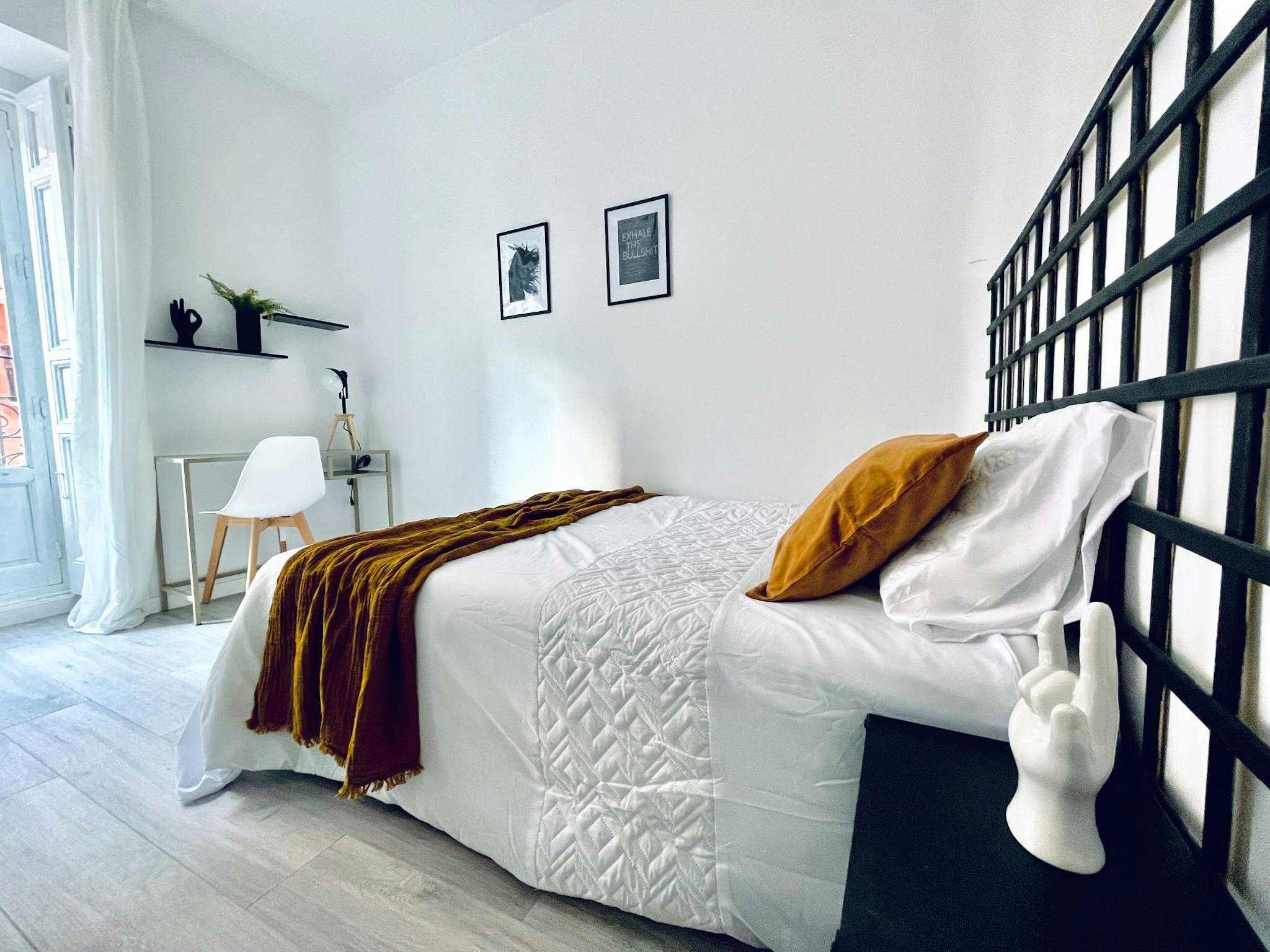 Calle del Divino Pastor, Madrid preview