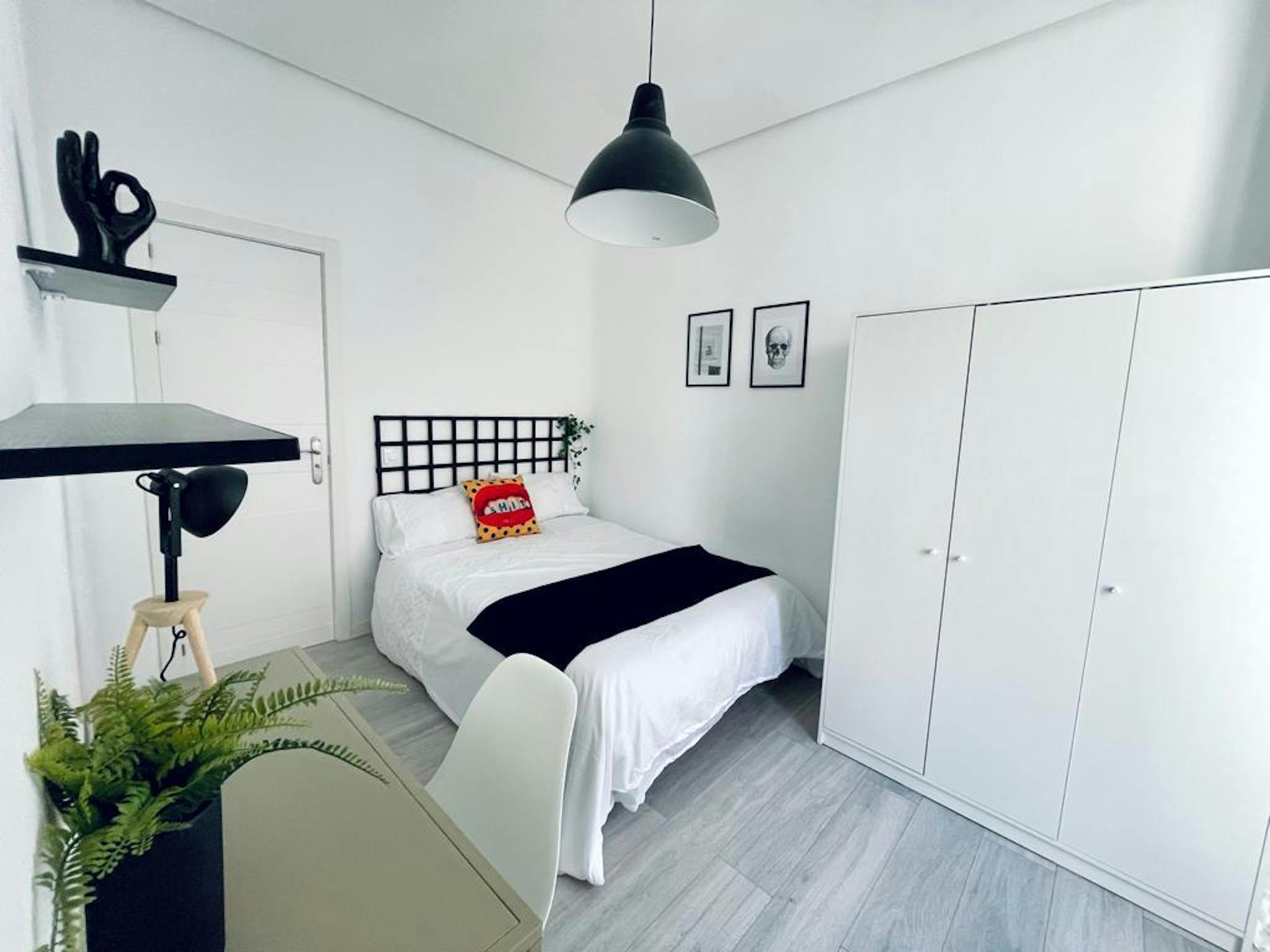 Calle del Divino Pastor, Madrid preview