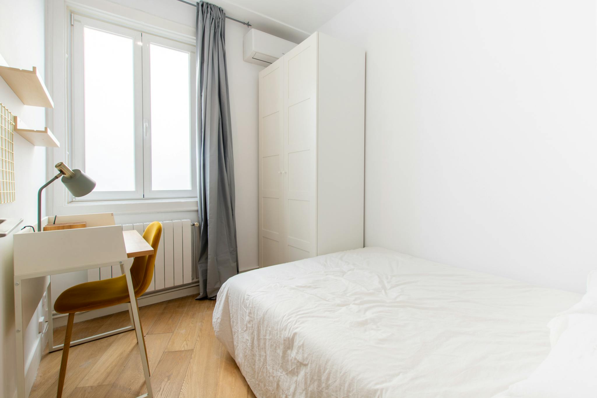 Calle de los Caños del Peral, Madrid preview