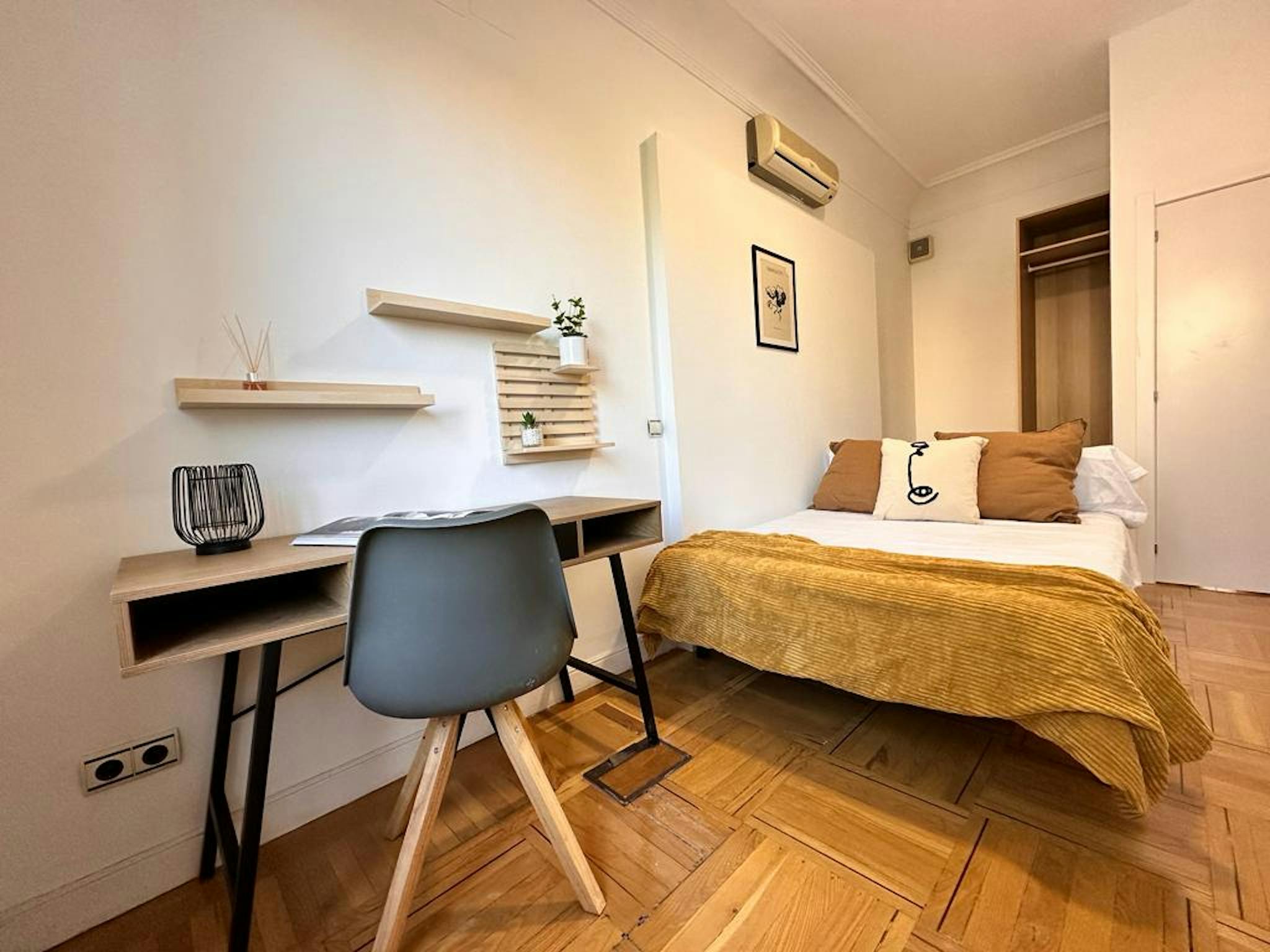 Calle de la Princesa, Madrid preview