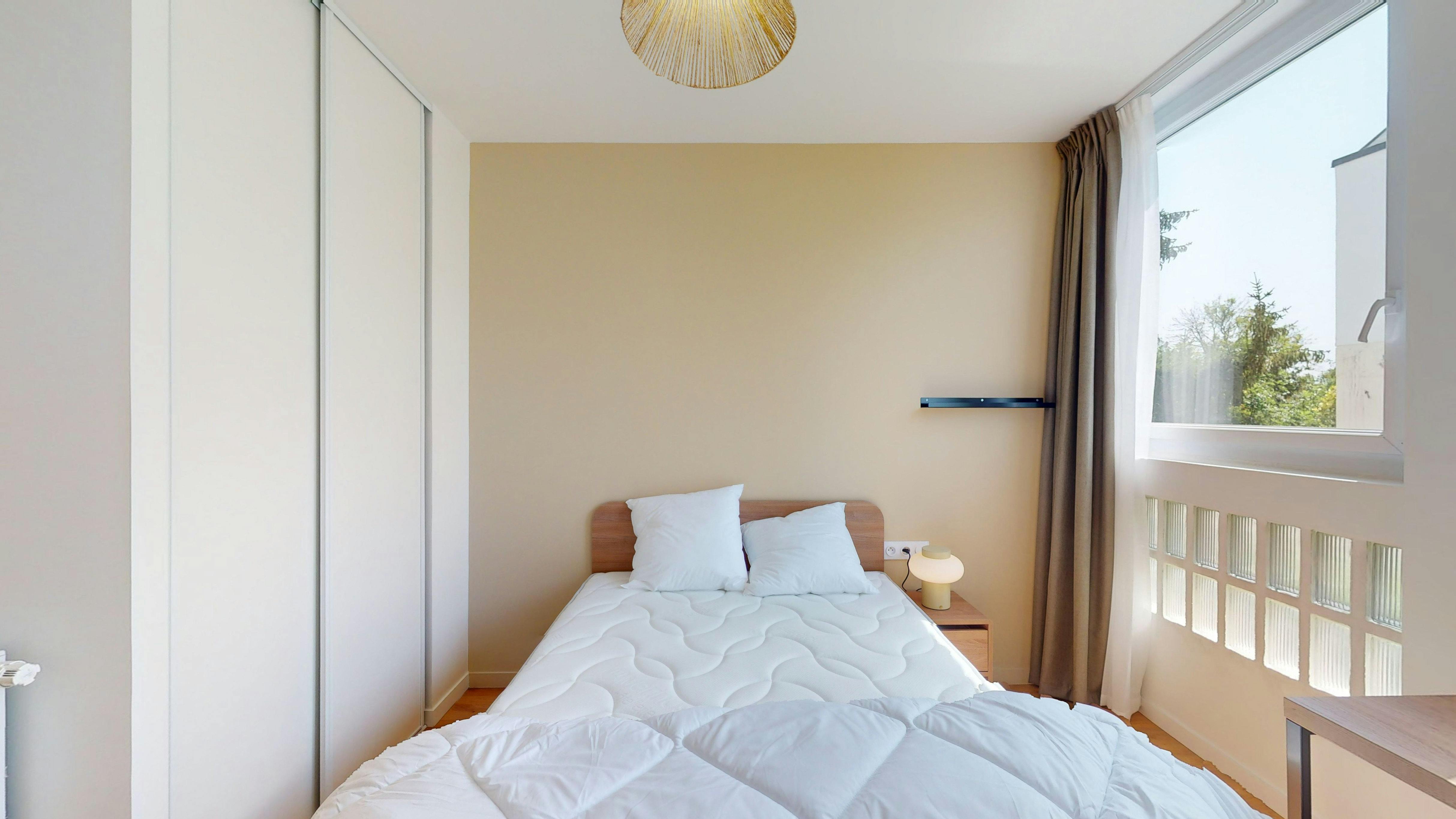 Apartment Suresnes, 618m² — photo 13