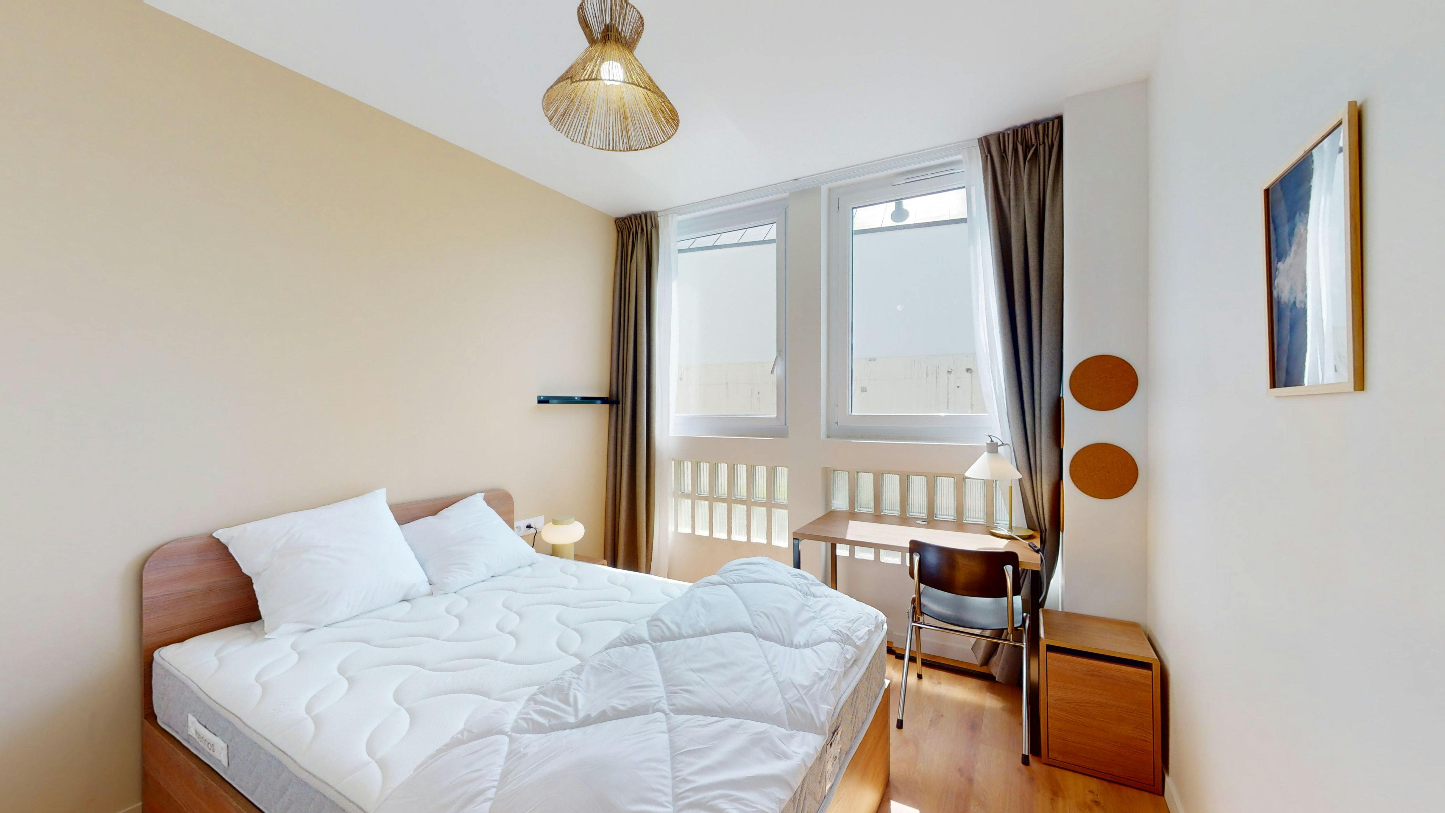 Privat rum att hyra för 930 € i månaden i Suresnes, Rue de la Liberté