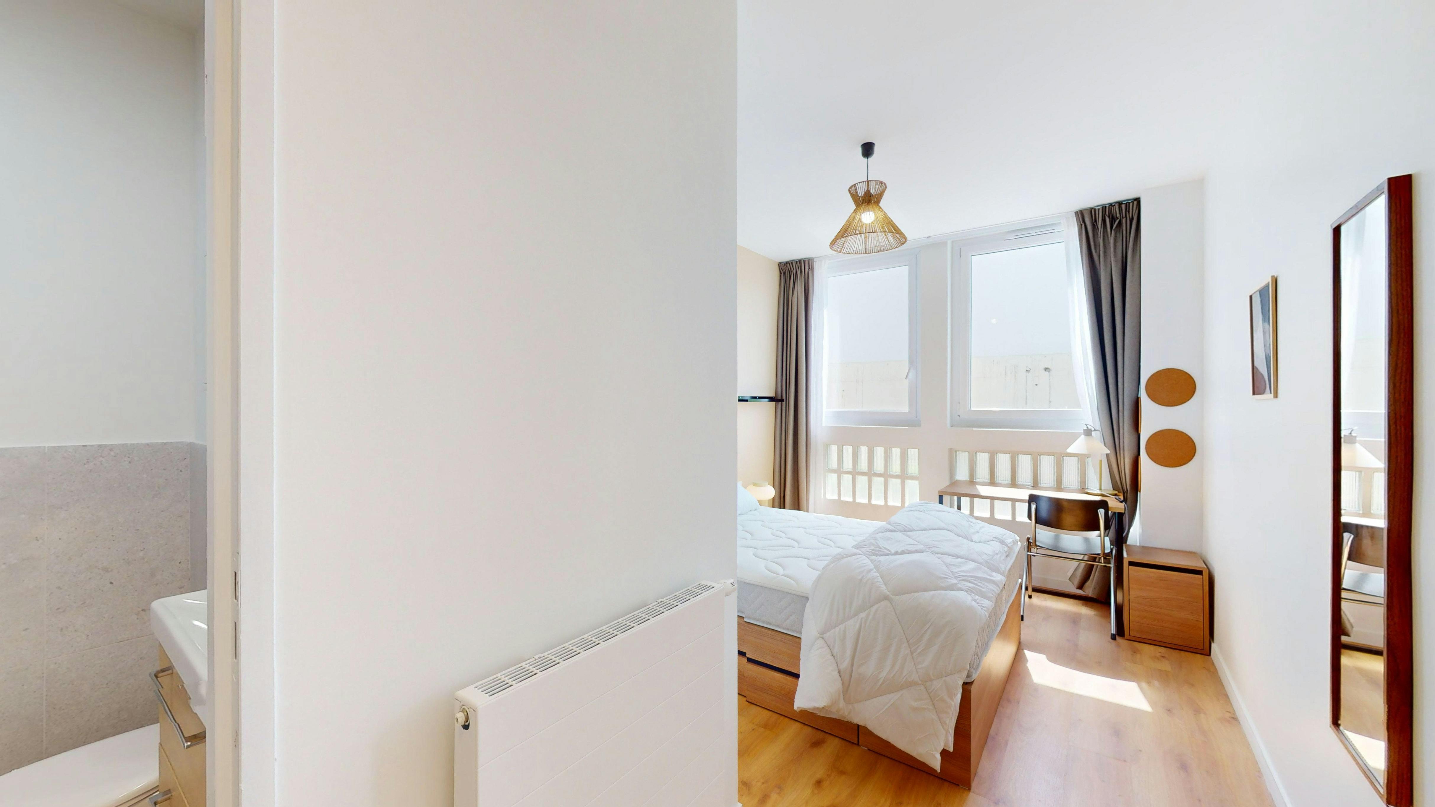 Apartment Suresnes, 618m² — photo 12