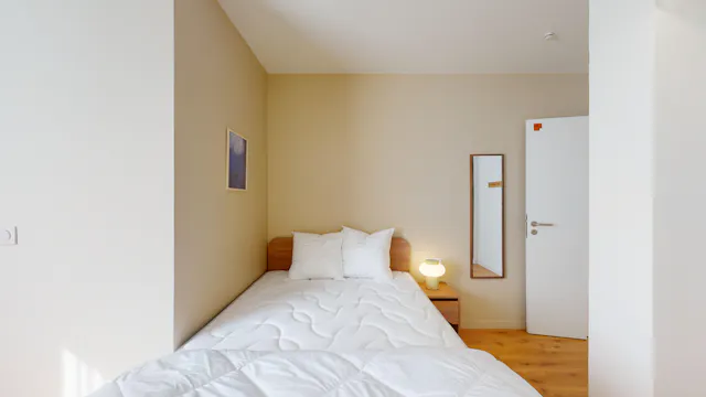 Private room in Rue de la Liberté, Suresnes (1532800) room image 1