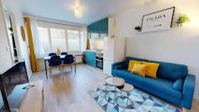 Квартира сдается в аренду за 826 € в месяц в Villeurbanne, Cours Tolstoï