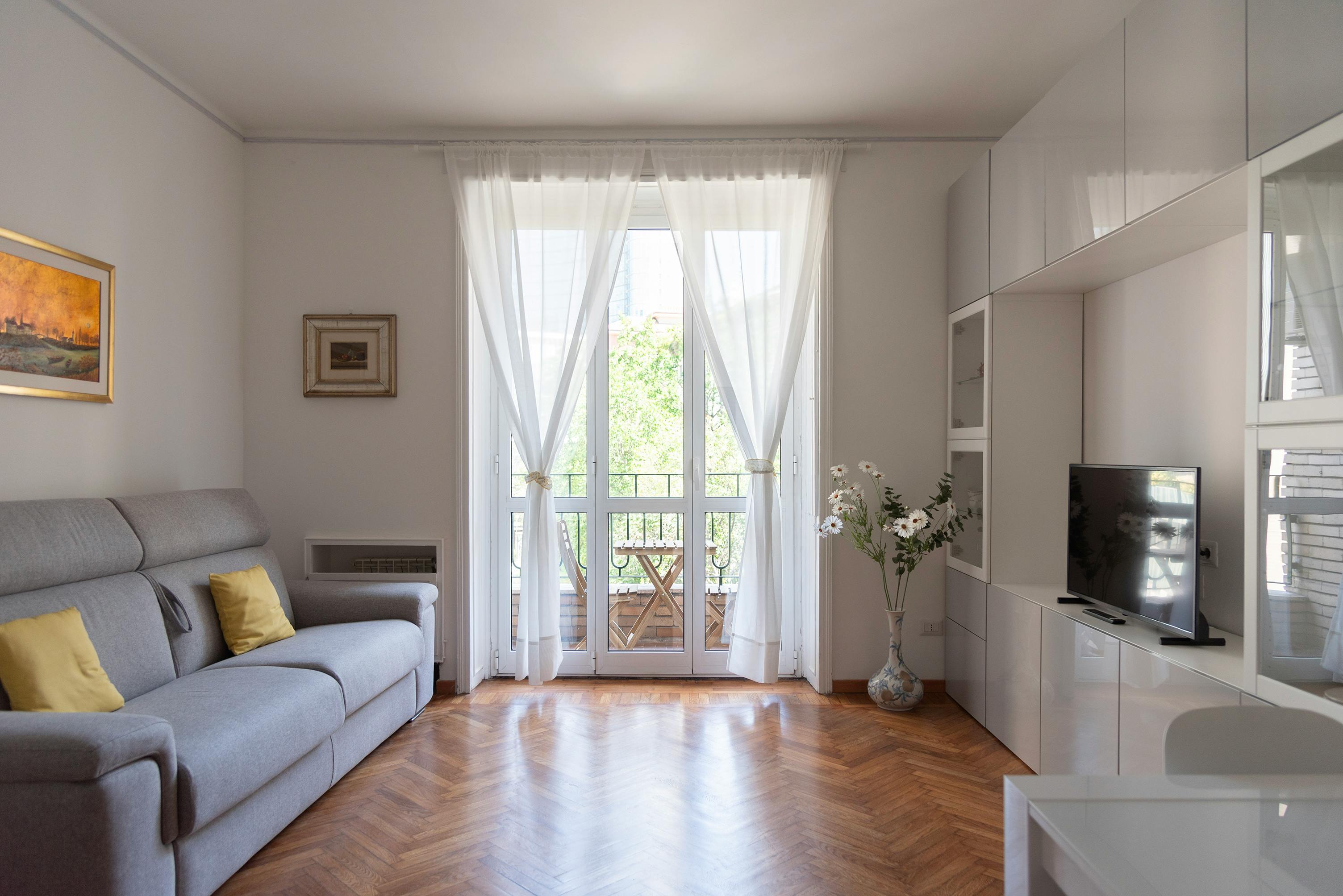 Via Carlo De Cristoforis, Milan preview