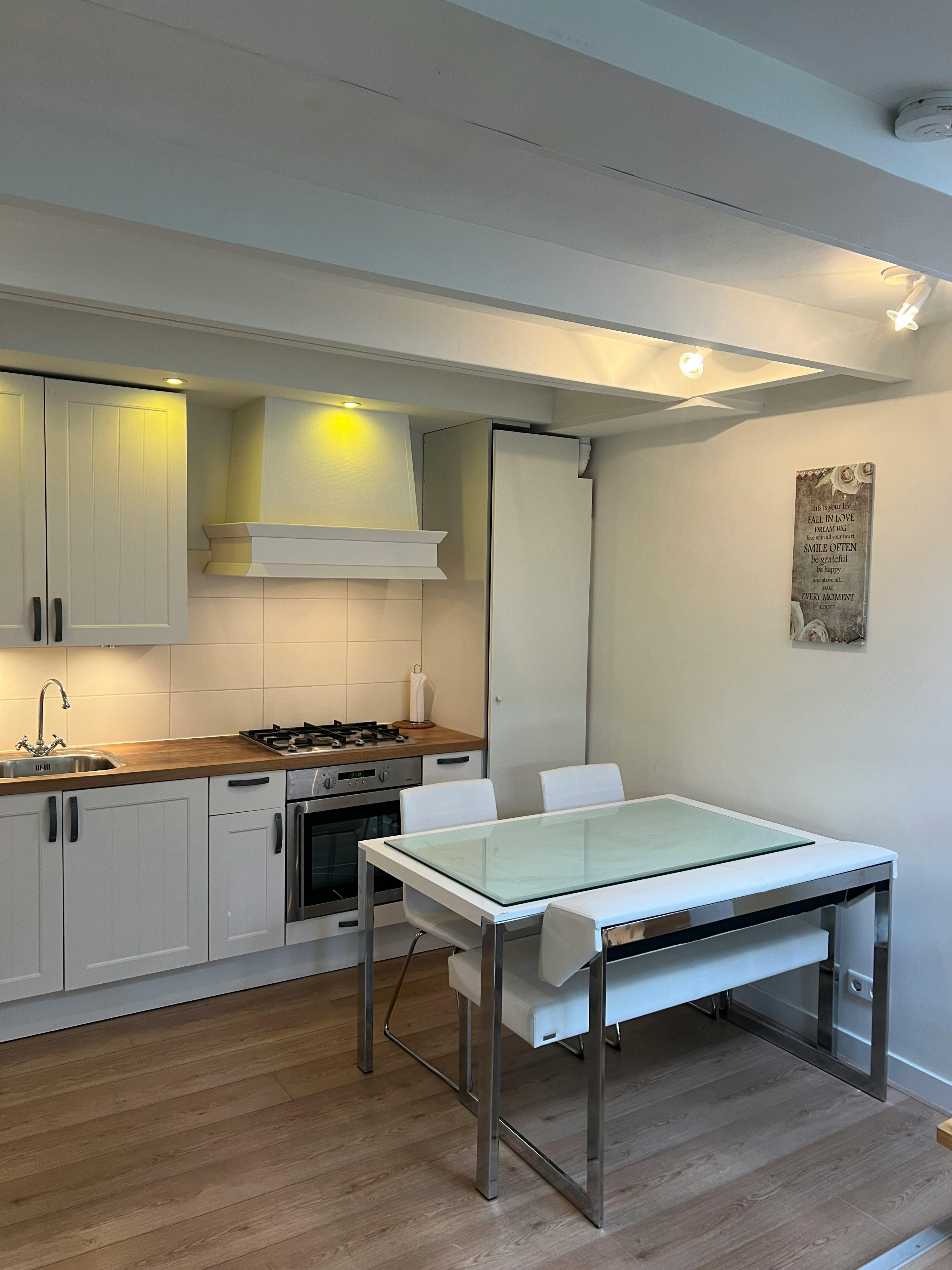 Mieszkanie do wynajęcia za 2500 € miesięcznie w mieście Amsterdam, Bestevaerstraat