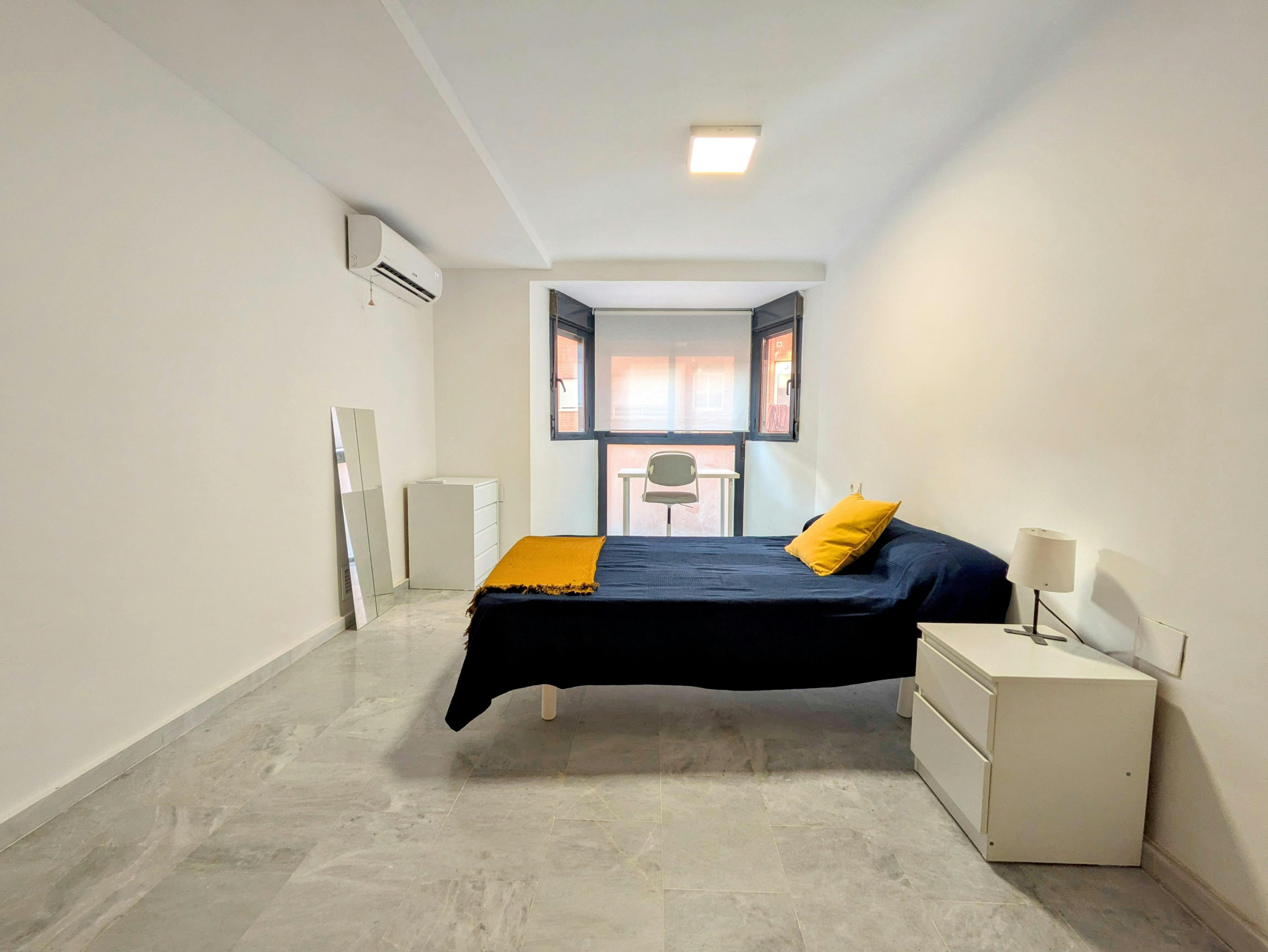 Private room for rent for €420 per month in Murcia, Plaza Sardoy