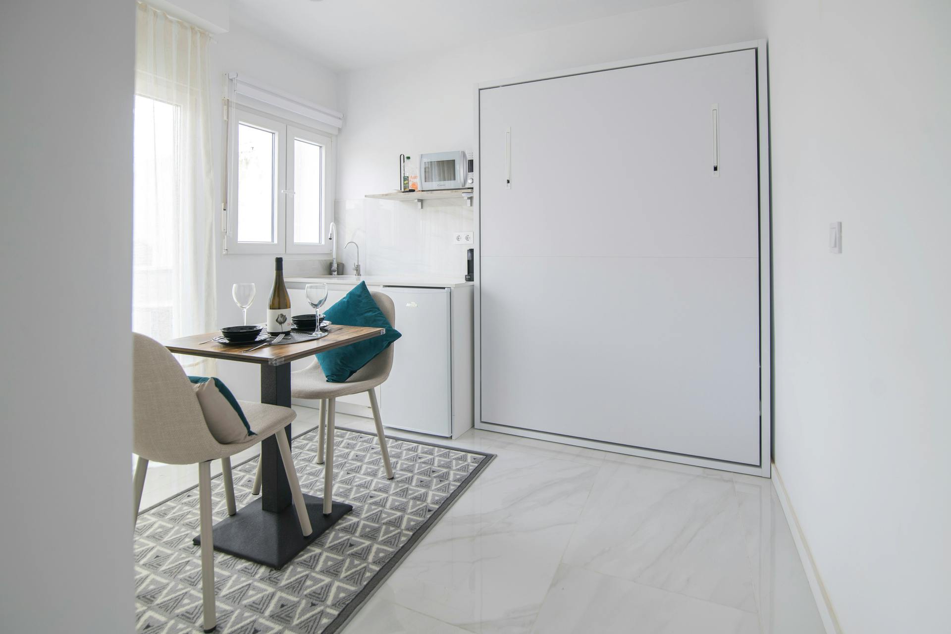 Studio for rent for €900 per month in Valencia, Carrer Manuel Andrés