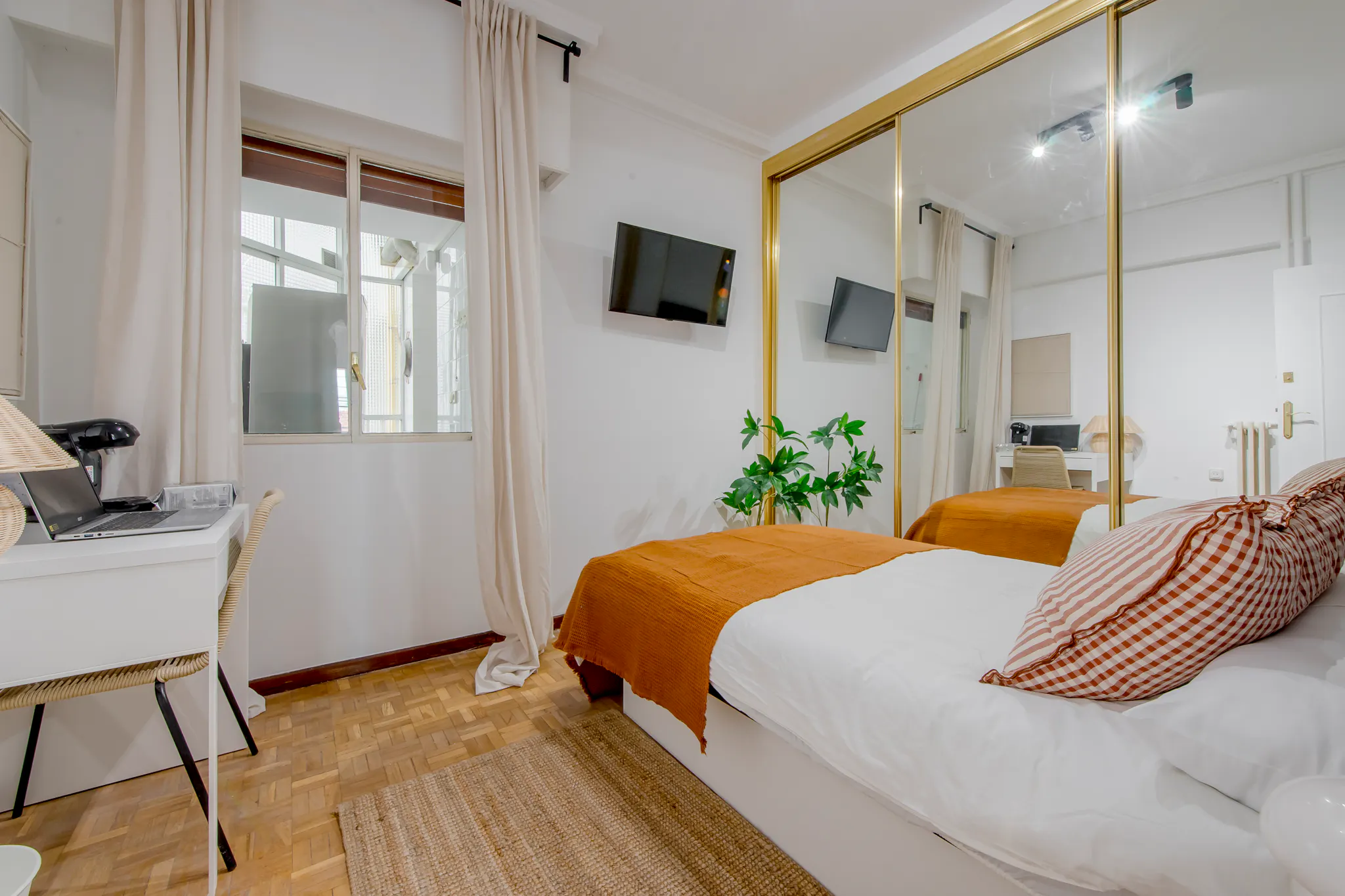 Calle del Poeta Joan Maragall, Madrid preview