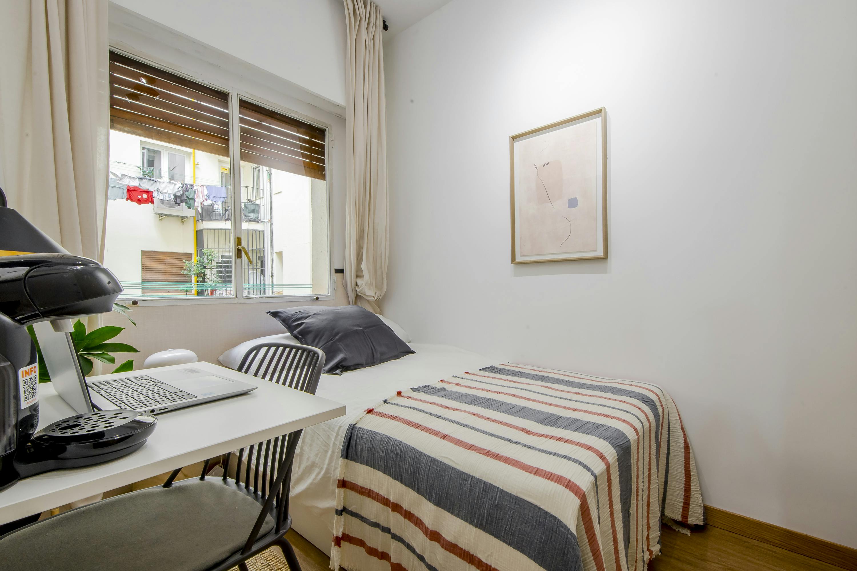 Calle del Poeta Joan Maragall, Madrid preview