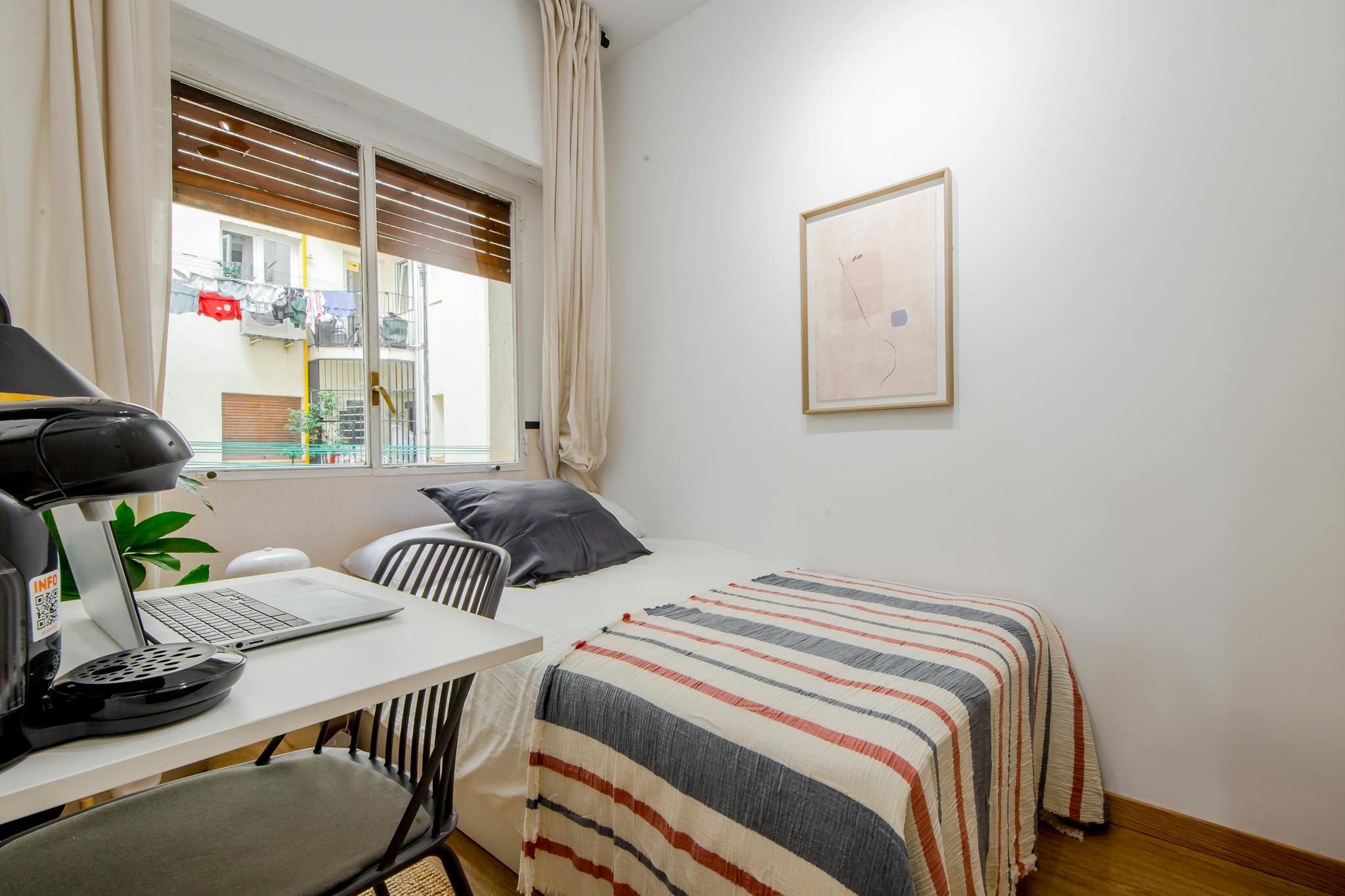 Calle del Poeta Joan Maragall, Madrid preview