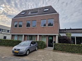 Студия сдается в аренду за 1 055 € в месяц в Rosmalen, Raadhuisstraat