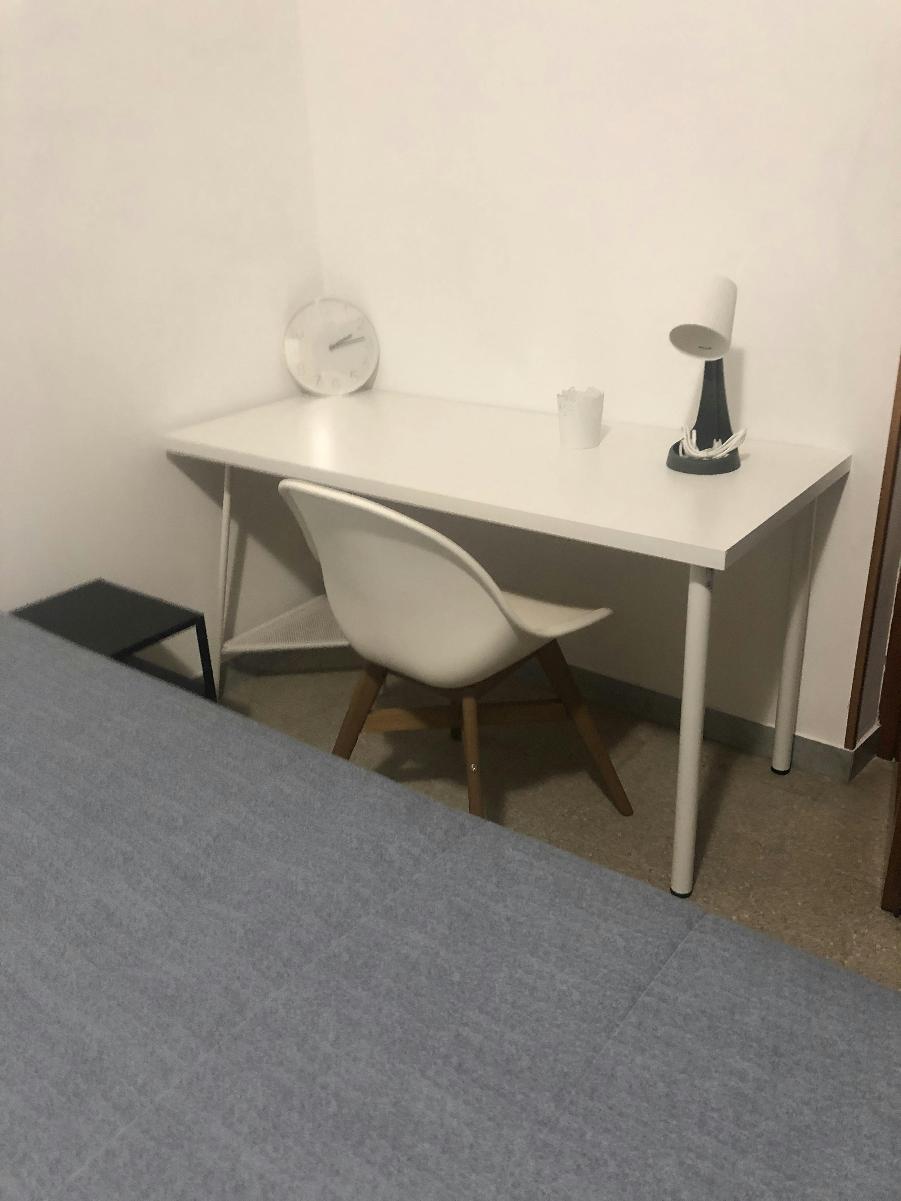 Shared room for rent for €300 per month in Rome, Piazza Erasmo Piaggio