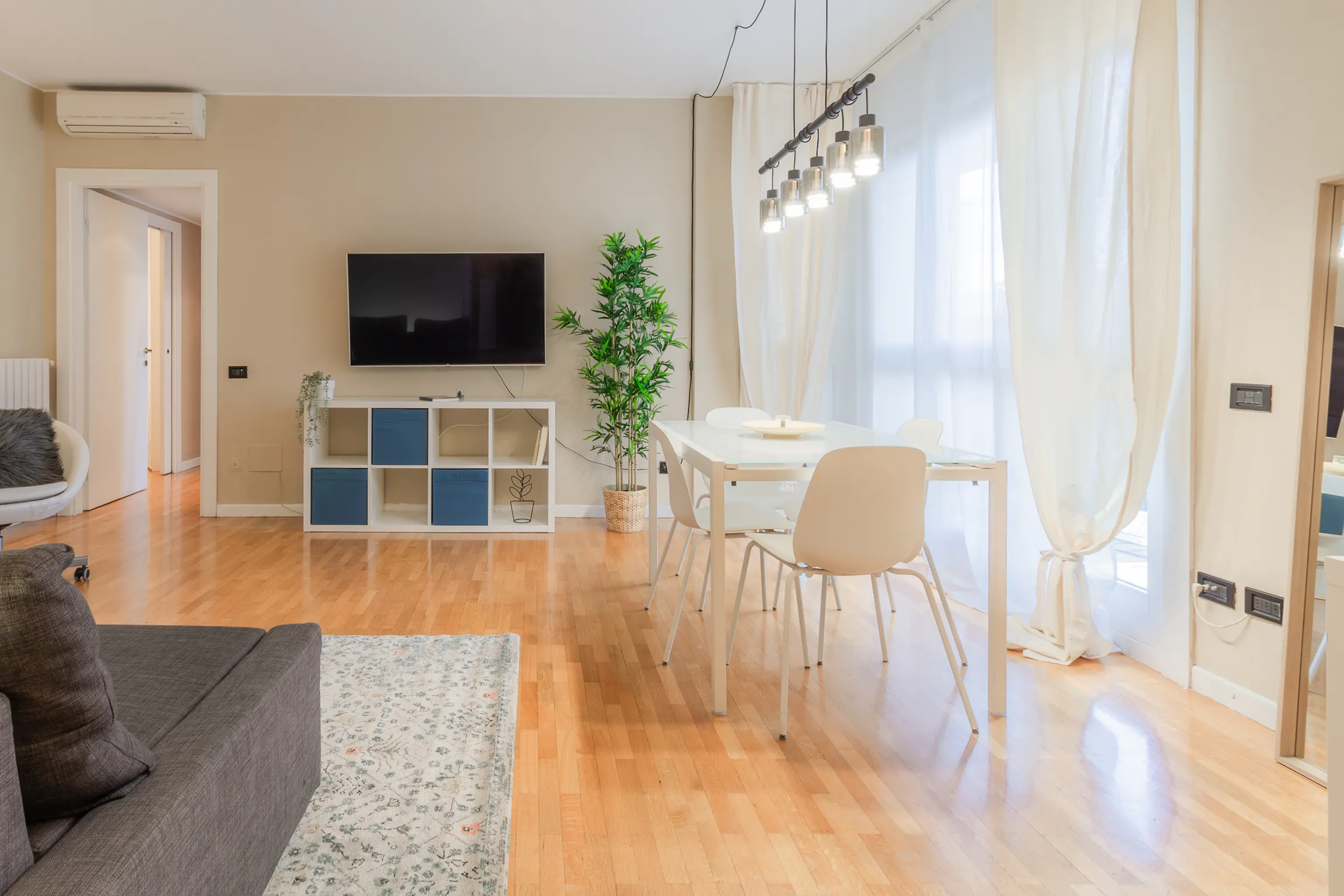 2-Bedroom Building in Via Pietro Custodi, Milan (1533762) ROOM 2