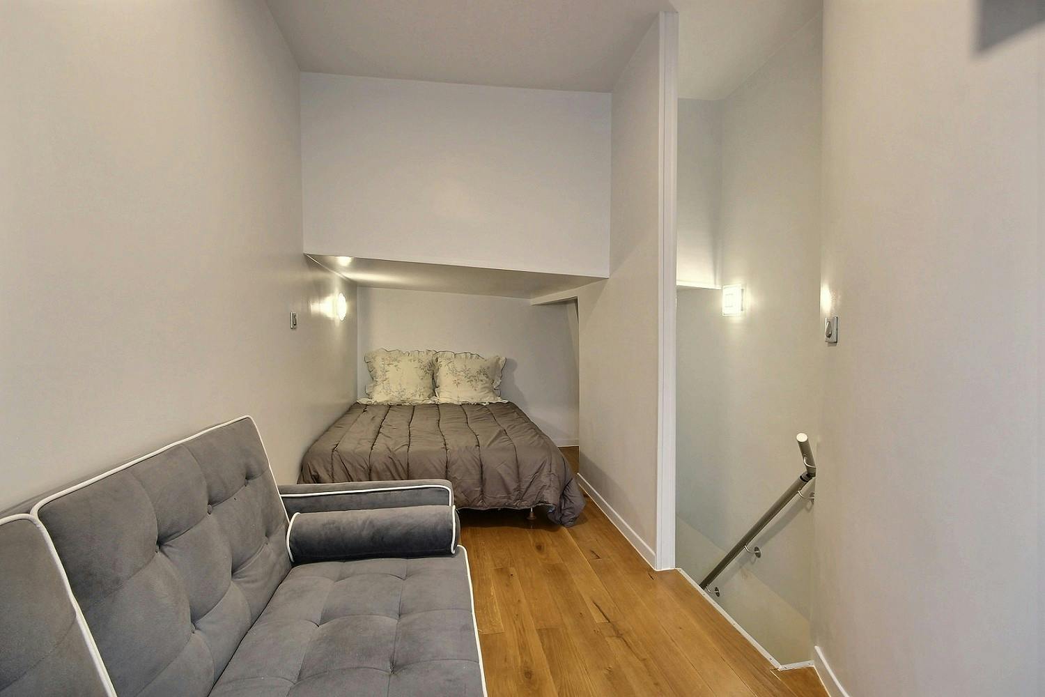 Apartment for rent for €1,166 per month in Paris, Rue de Belleville