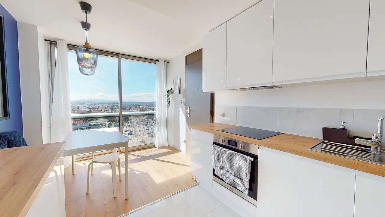 Apartment Bron, 75m² — photo 18