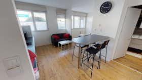 Studio for rent for €596 per month in Grenoble, Chemin des Essarts
