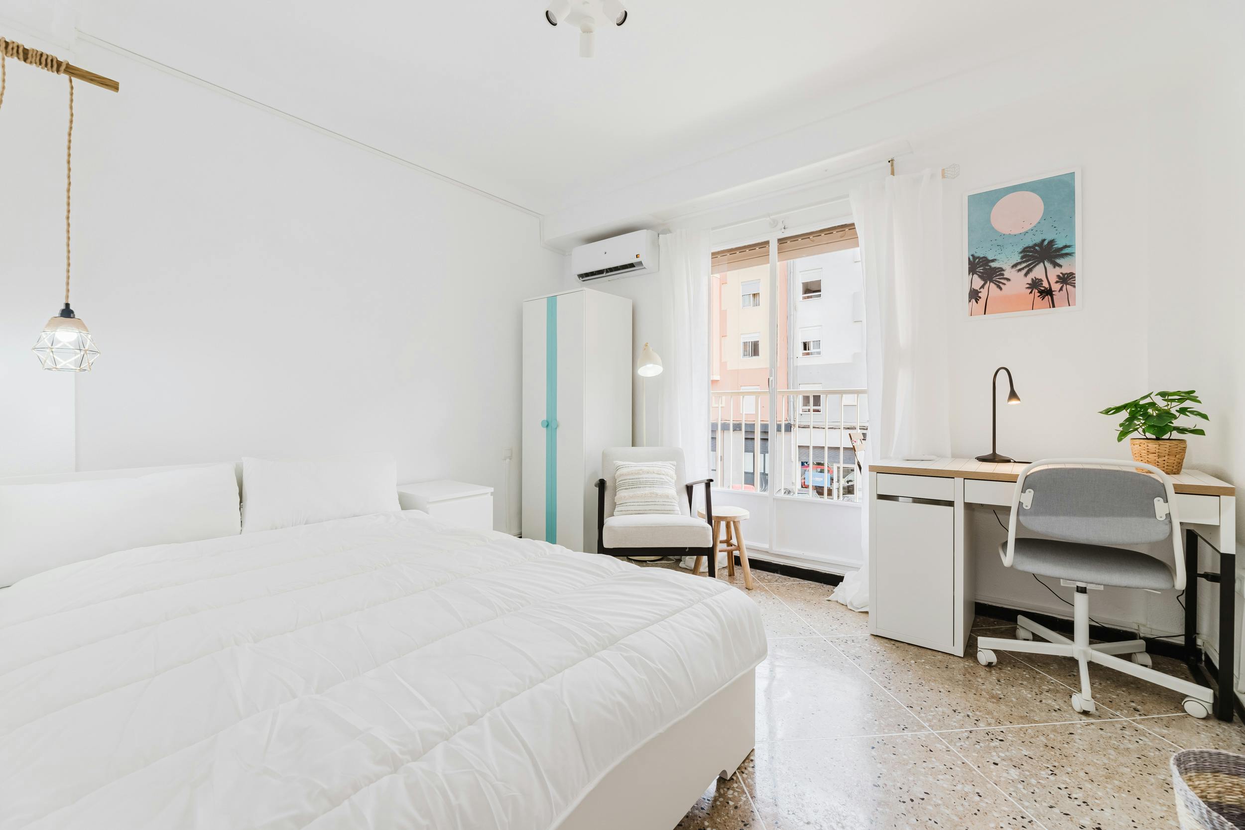 Private room for rent for €500 per month in Valencia, Carrer de Ramiro de Maeztu