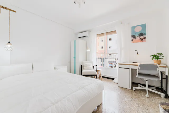 Private room in Carrer de Ramiro de Maeztu, Valencia (1534574) room image 1