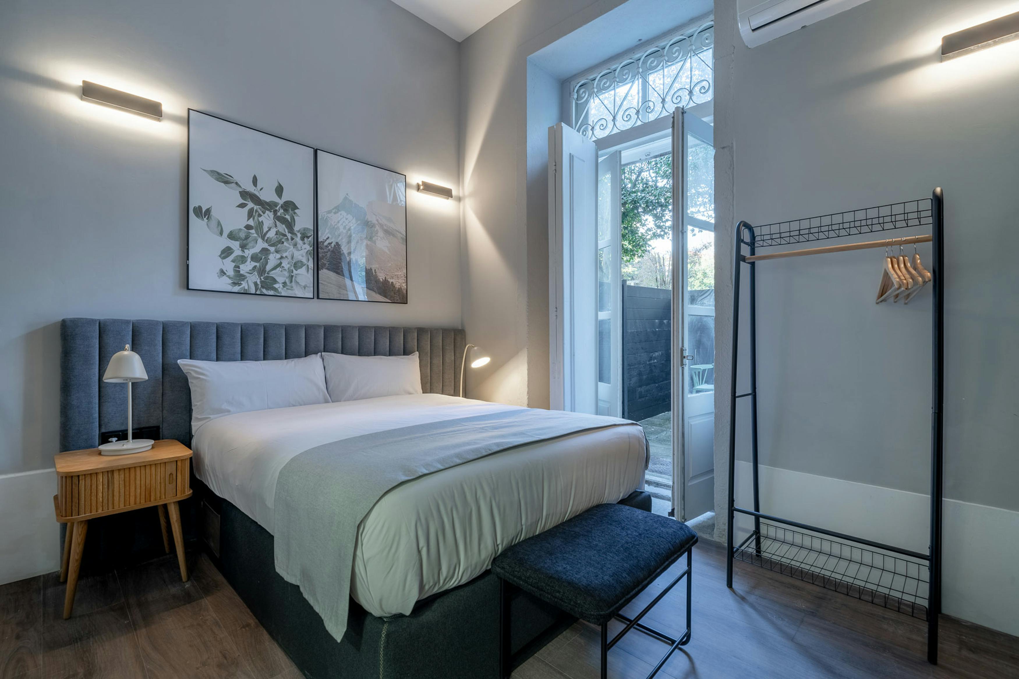 Studio for rent for €1 per month in Porto, Rua de Dom Manuel II