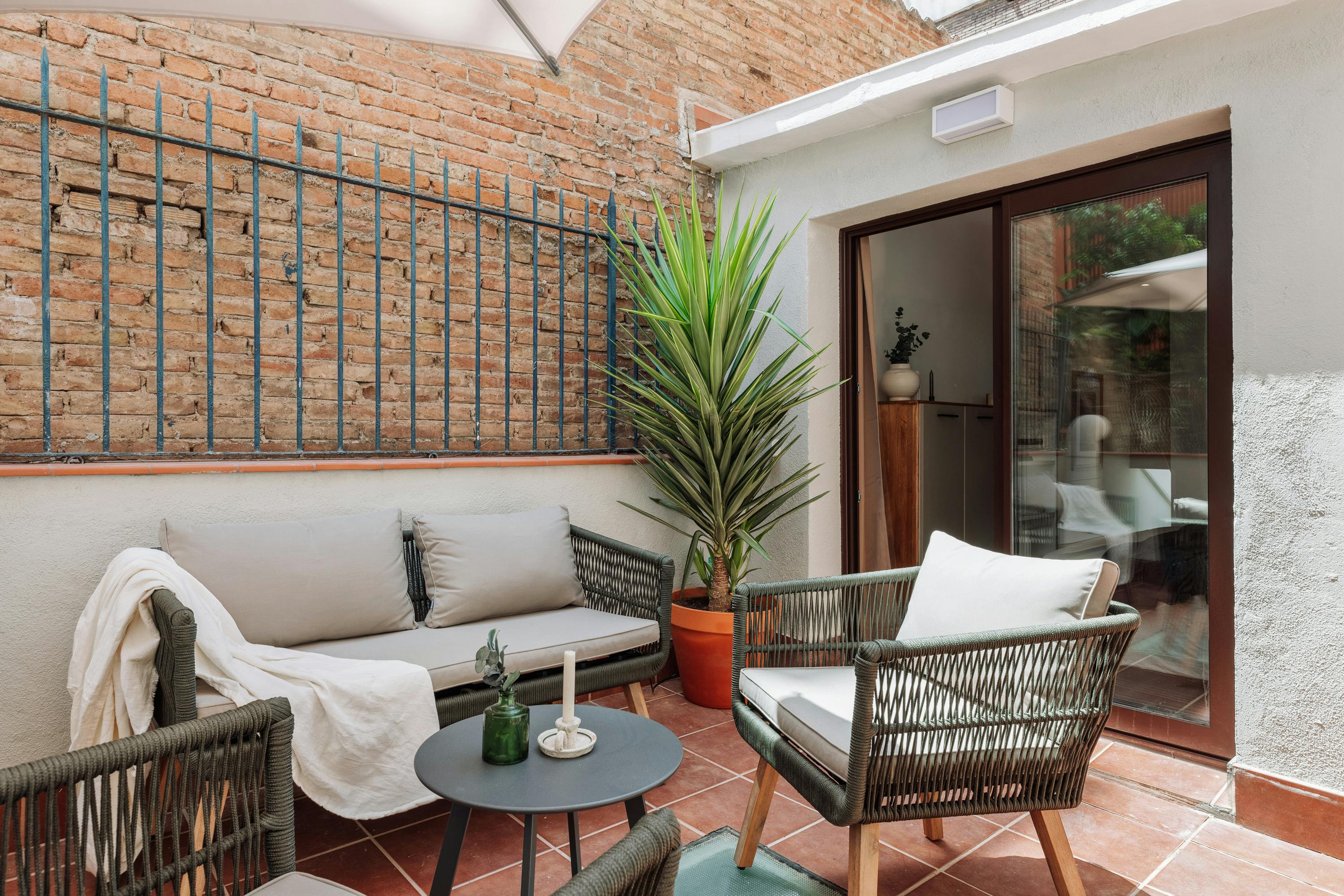 Apartment for rent for €4,005 per month in Barcelona, Carrer de Ramón y Cajal