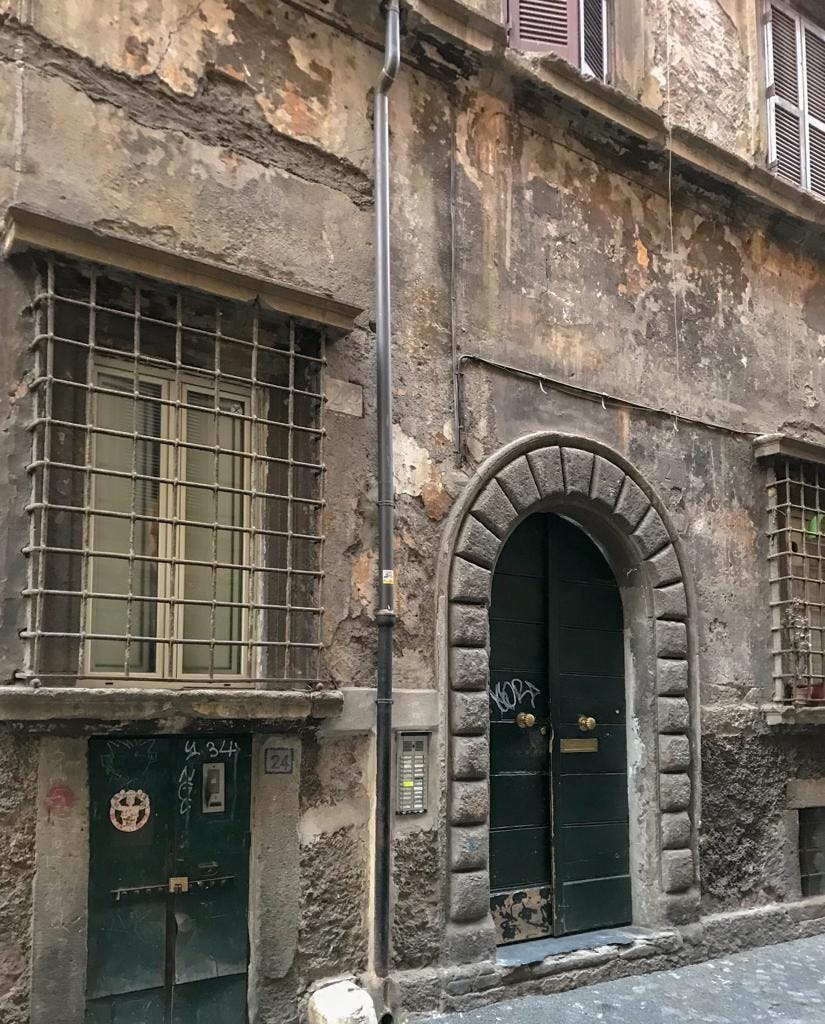 Via dei Gigli d'Oro, Rome