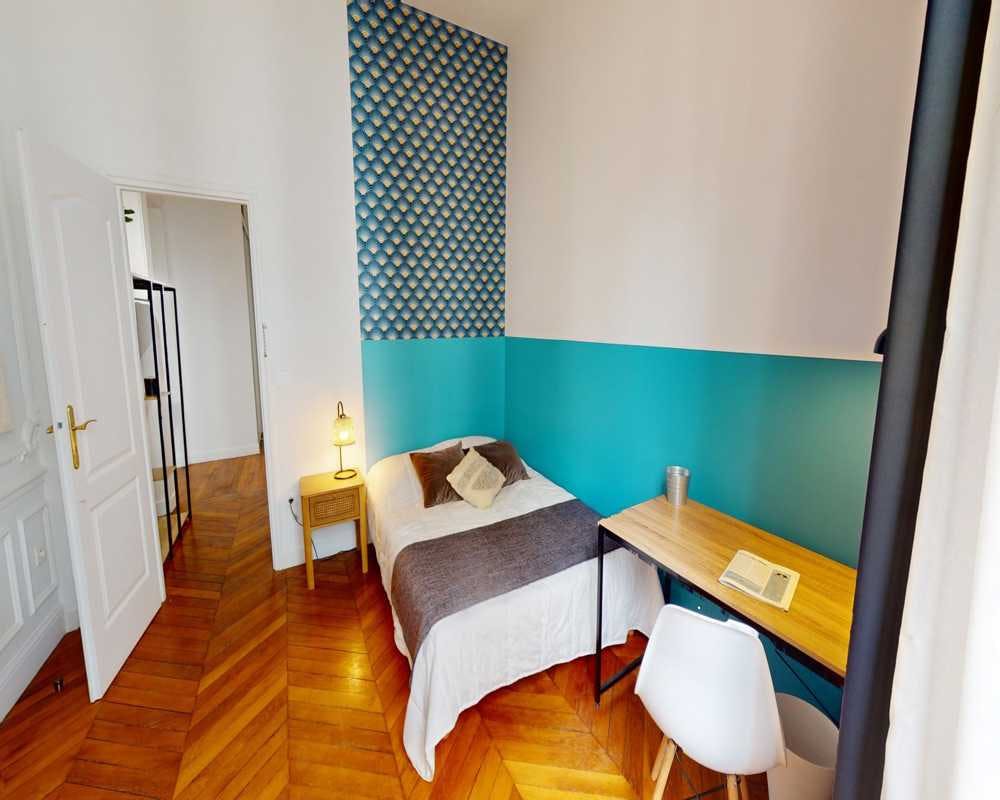 Private room for rent for €950 per month in Paris, Rue du Faubourg Saint-Denis