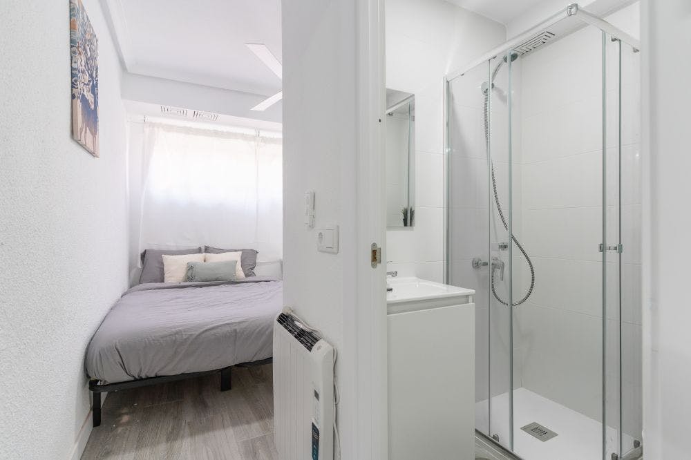 Private room for rent for €500 per month in Madrid, Calle de Fermín Donaire