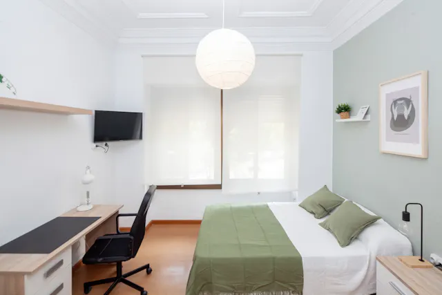 Private room in Carrer Sant Josep de Calassanç, Valencia (1535095) room image 2