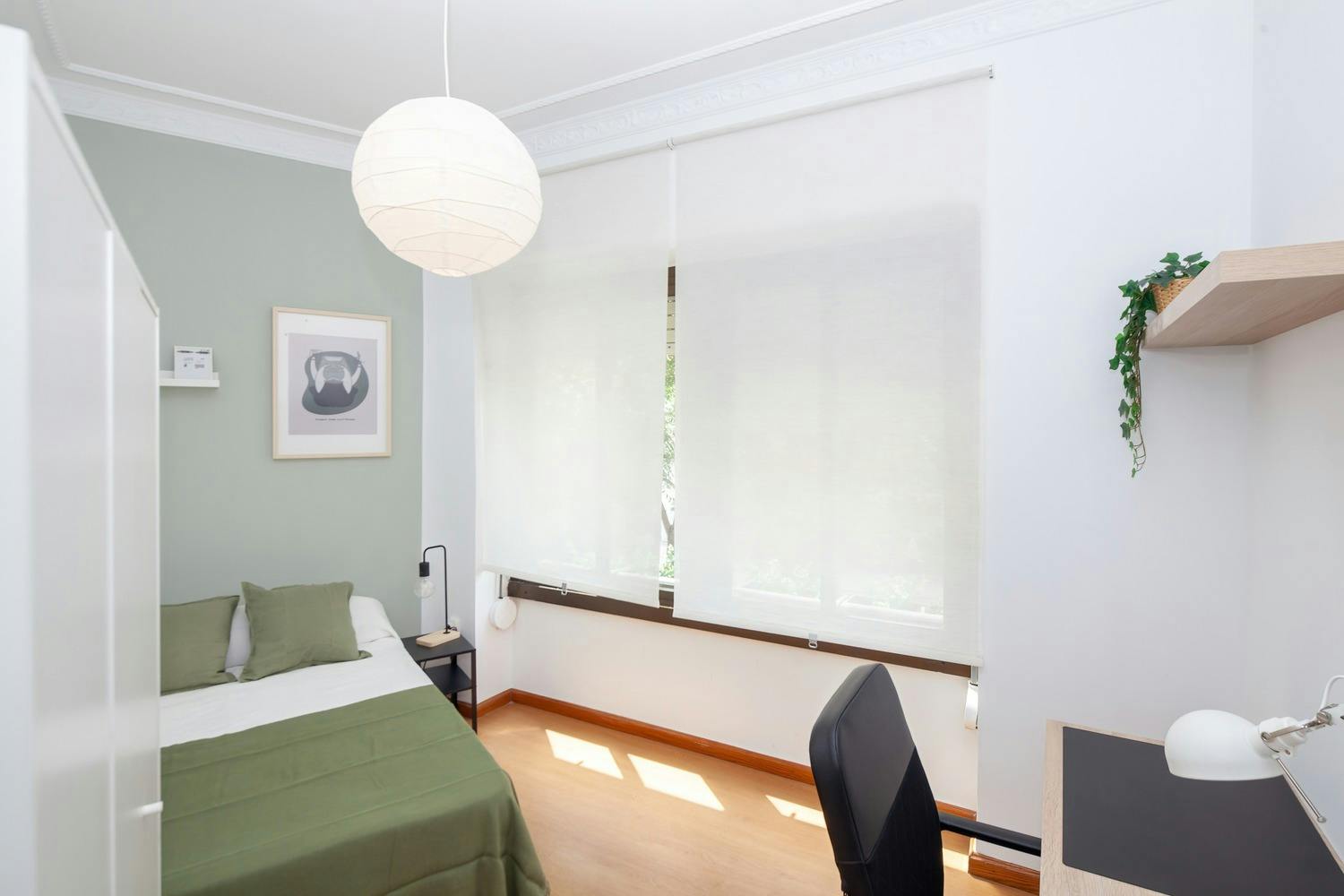 Private room for rent for €445 per month in Valencia, Carrer Sant Josep de Calassanç