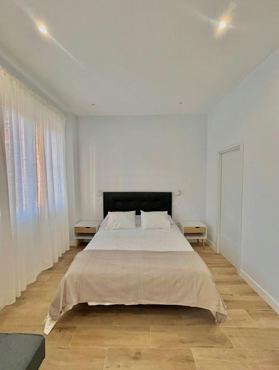 Studio for rent for €5,000 per month in Madrid, Calle de Torregrosa