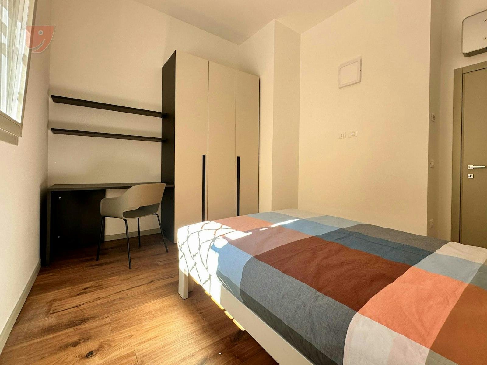 Отдельная комната сдается в аренду за 690 € в месяц в Ferrara, Via Montebello