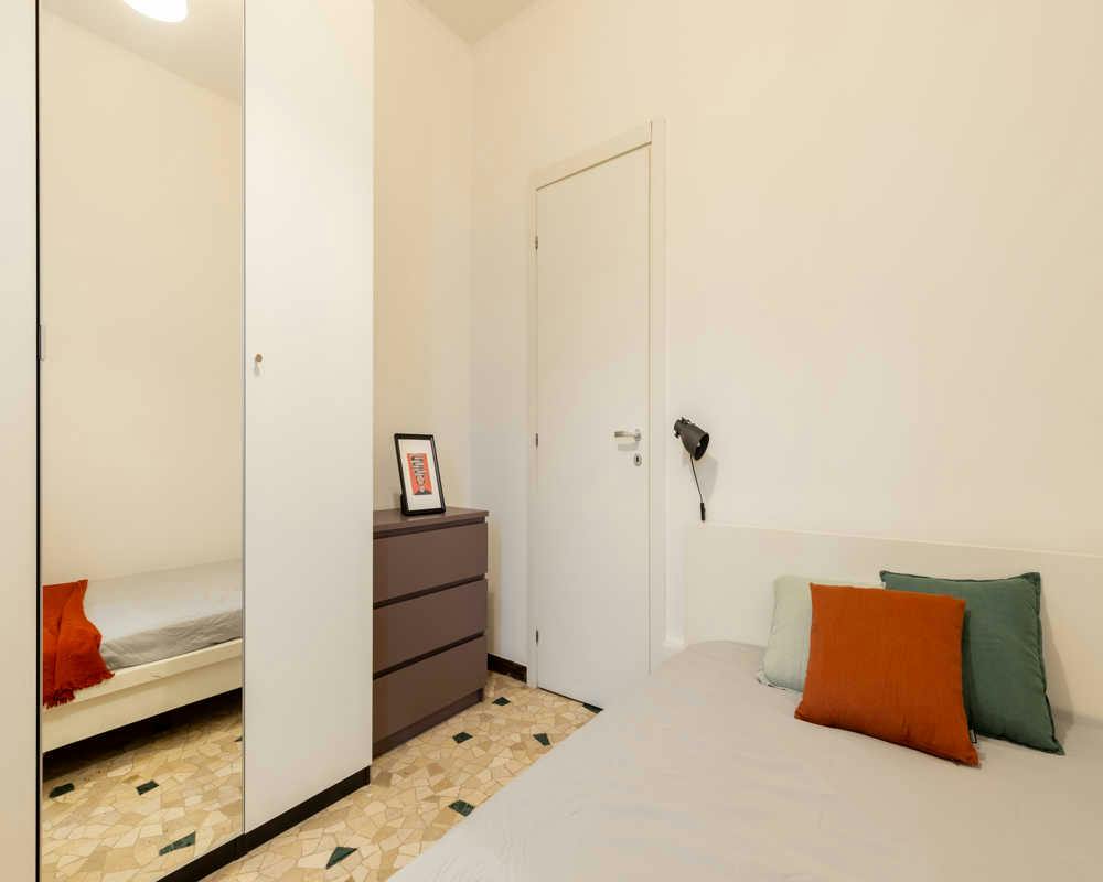 Private room in Via Vetta D'Italia, Milan (1535187) room image 1