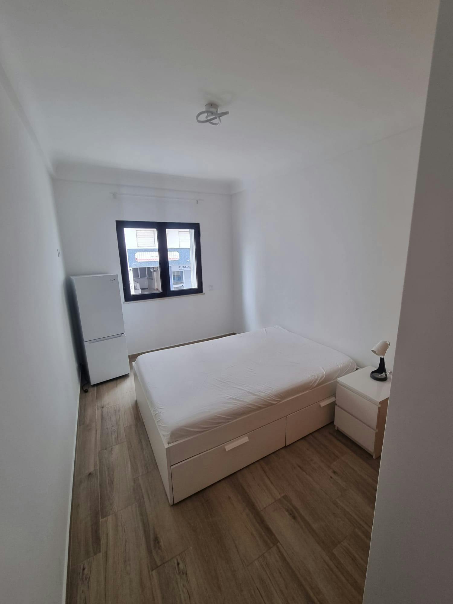 Private room for rent for €550 per month in Portimão, Rua Diogo Gonçalves