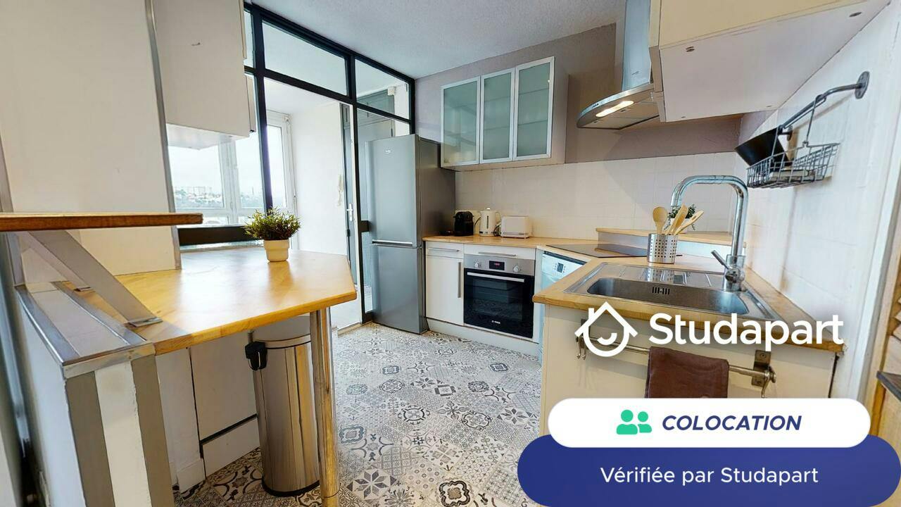 Private room for rent on Rue de Saint-Cyr, Lyon - Vue 5